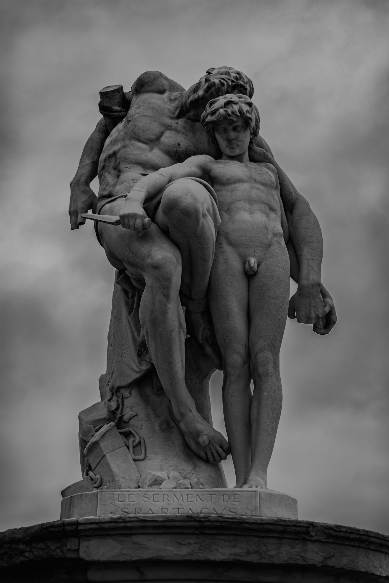 Moody Sculptures in Paris II